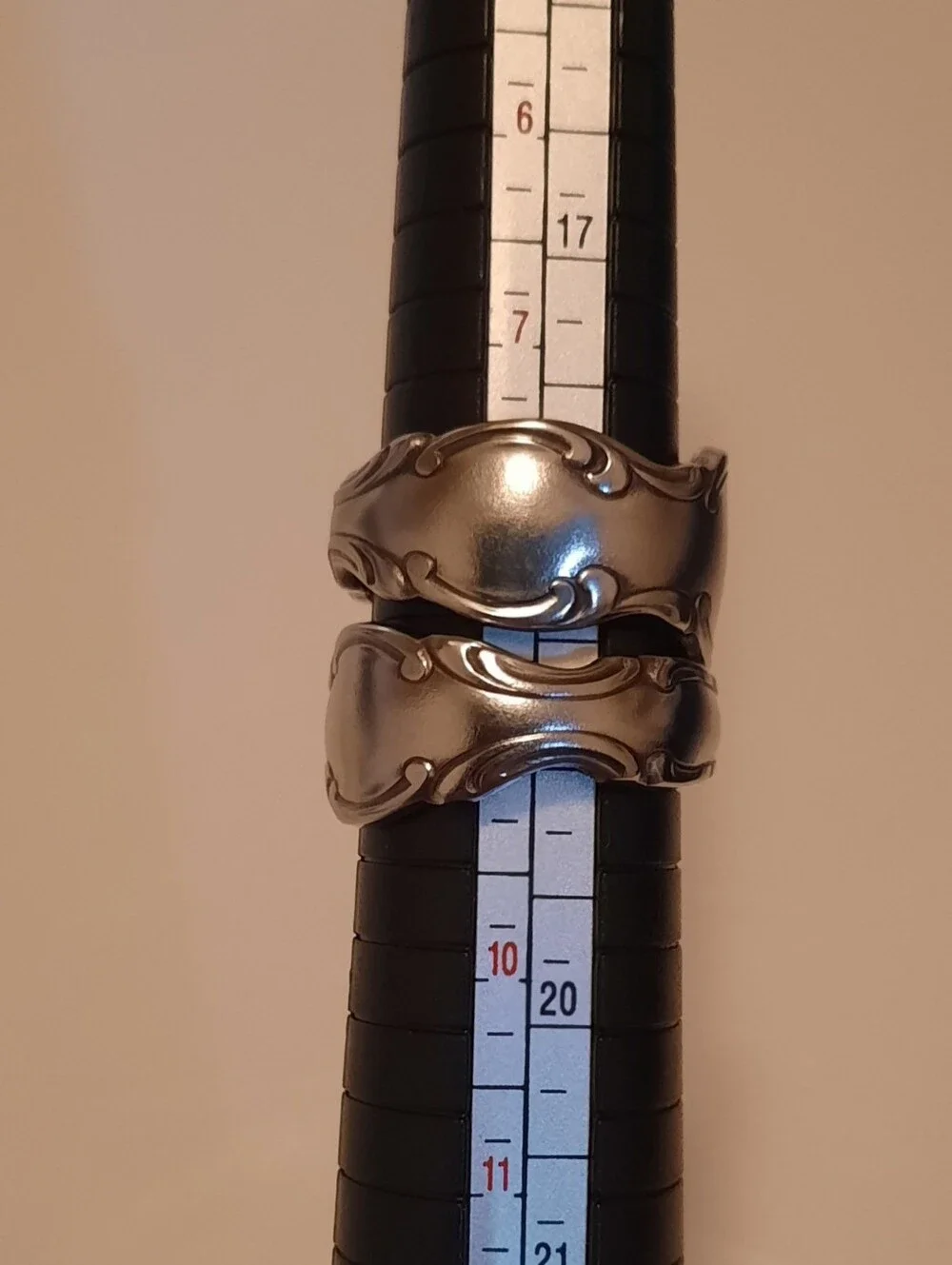 2 Ornate Sculpted Women's Rings in Polished Silver